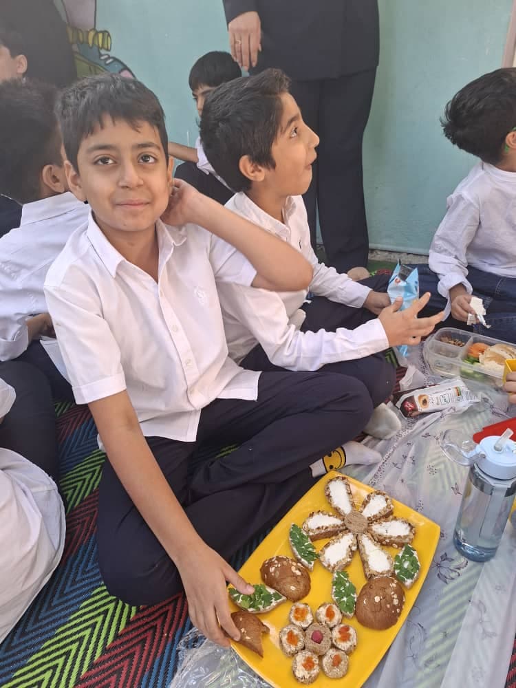 کودکستان و دبستان پسرانه غیردولتی البرز